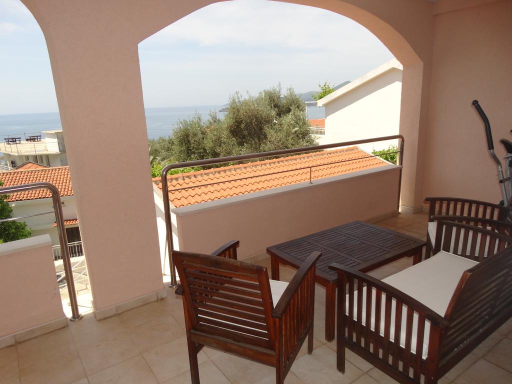 Apartmani Nica Sveti Stefan Ruang foto